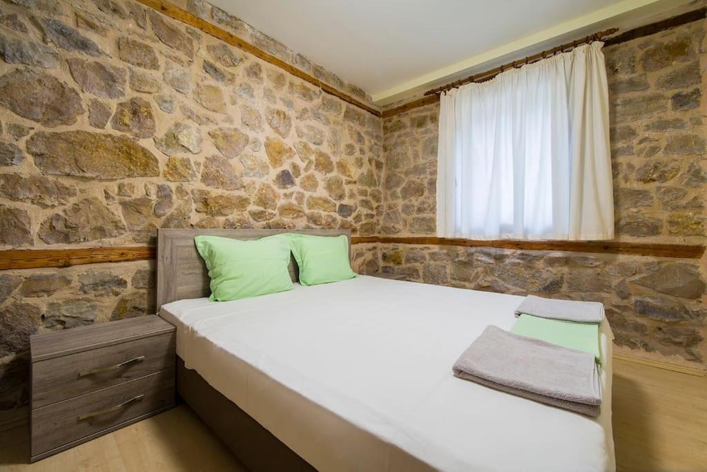 فيلا Petrini Spiti بيرغاديكيا المظهر الخارجي الصورة